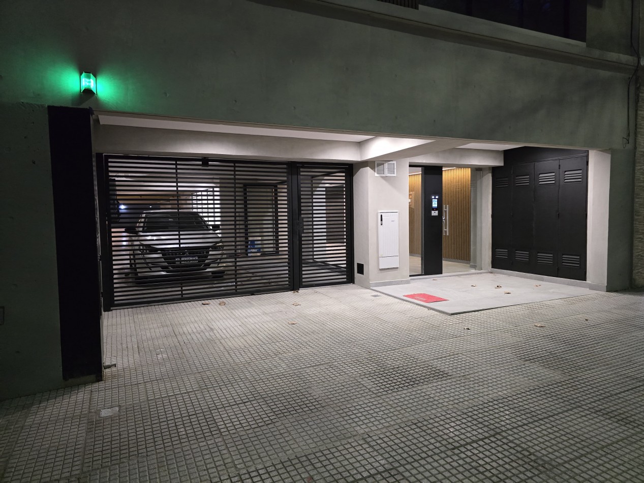 ALQUILER. Departamento de 3 Ambientes. VILLA URQUIZA. Al Frente a Estrenar con Toilette, Patio y Parrilla