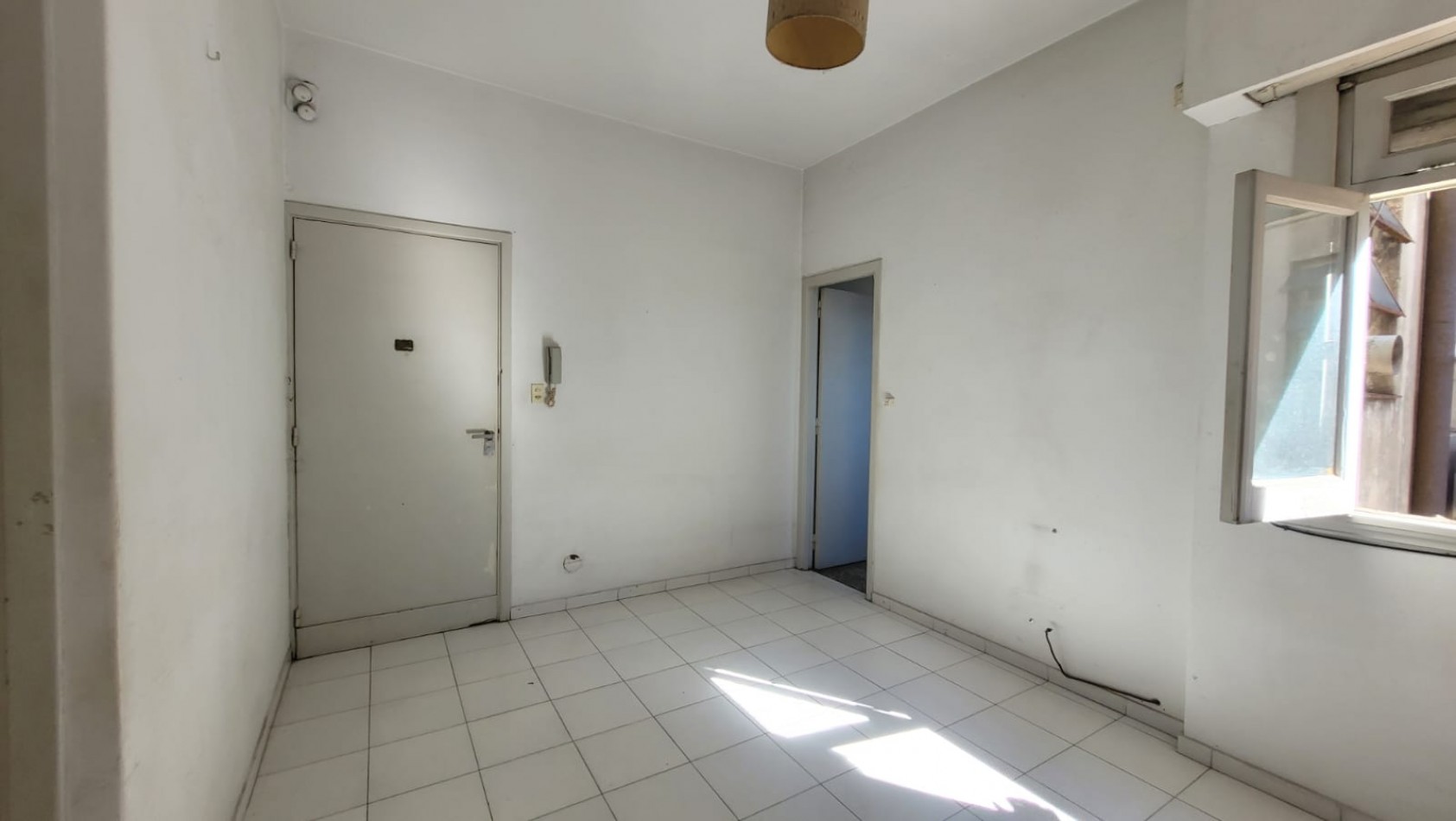 VENDIDO. VENTA. VILLA PUEYRREDON. Departamento 2 Ambientes Apto Credito. Cocina Independiente a Reciclar. Por Escalera. OPORTUNIDAD