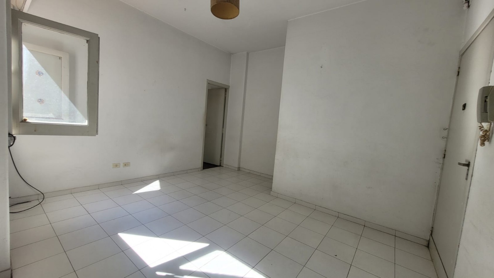 VENDIDO. VENTA. VILLA PUEYRREDON. Departamento 2 Ambientes Apto Credito. Cocina Independiente a Reciclar. Por Escalera. OPORTUNIDAD