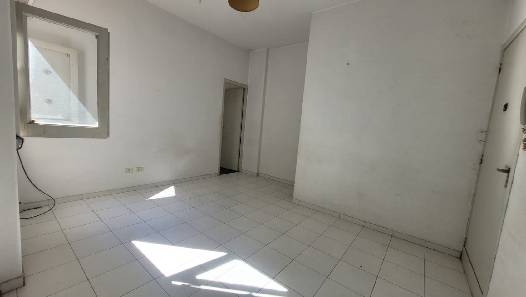 VENDIDO. VENTA. VILLA PUEYRREDON. Departamento 2 Ambientes Apto Credito. Cocina Independiente a Reciclar. Por Escalera. OPORTUNIDAD