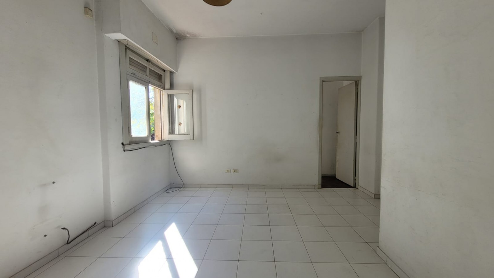 VENDIDO. VENTA. VILLA PUEYRREDON. Departamento 2 Ambientes Apto Credito. Cocina Independiente a Reciclar. Por Escalera. OPORTUNIDAD