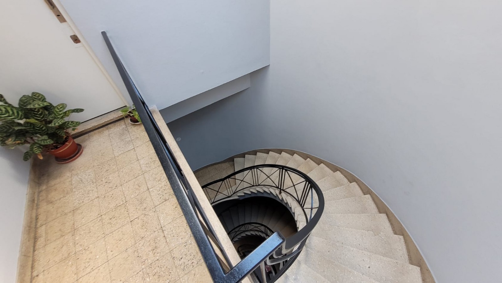 VENDIDO. VENTA. VILLA PUEYRREDON. Departamento 2 Ambientes Apto Credito. Cocina Independiente a Reciclar. Por Escalera. OPORTUNIDAD