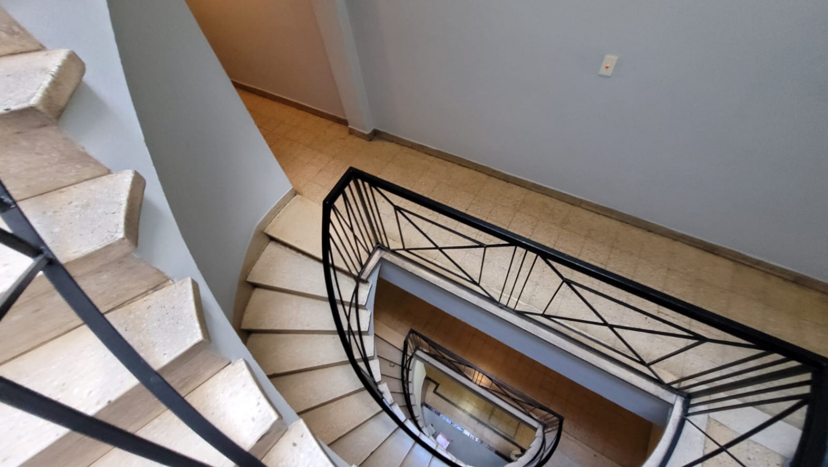 VENDIDO. VENTA. VILLA PUEYRREDON. Departamento 2 Ambientes Apto Credito. Cocina Independiente a Reciclar. Por Escalera. OPORTUNIDAD