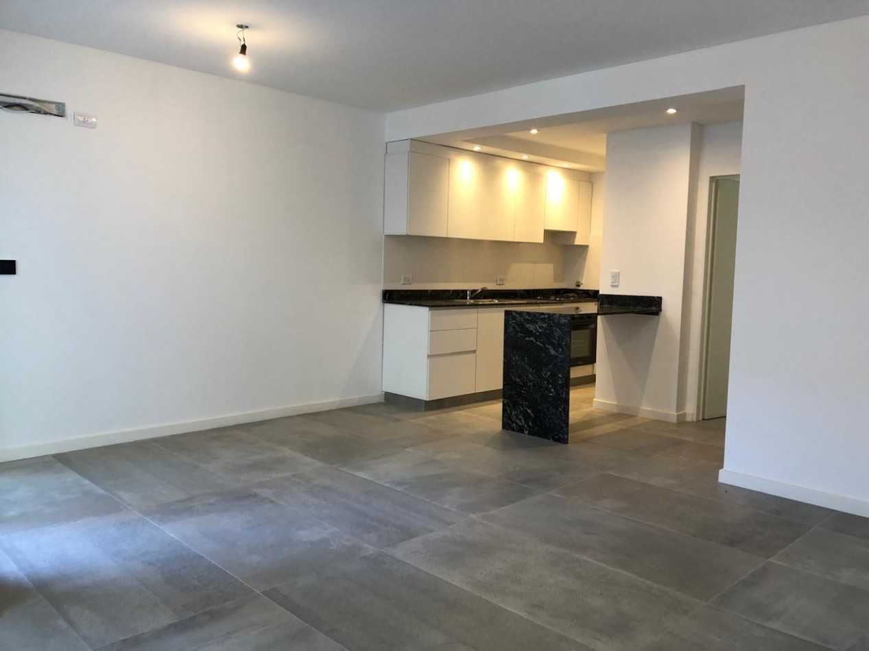 VENDIDO. VENTA. Departamento 3 Ambientes con Toilette Patio con Parrilla. Villa Urquiza