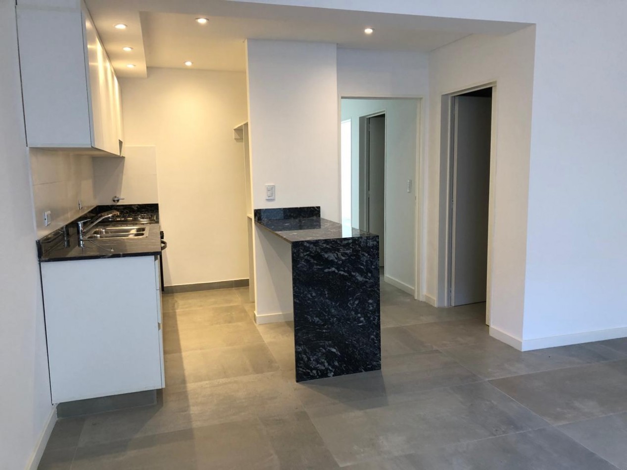 VENDIDO. VENTA. Departamento 3 Ambientes con Toilette Patio con Parrilla. Villa Urquiza