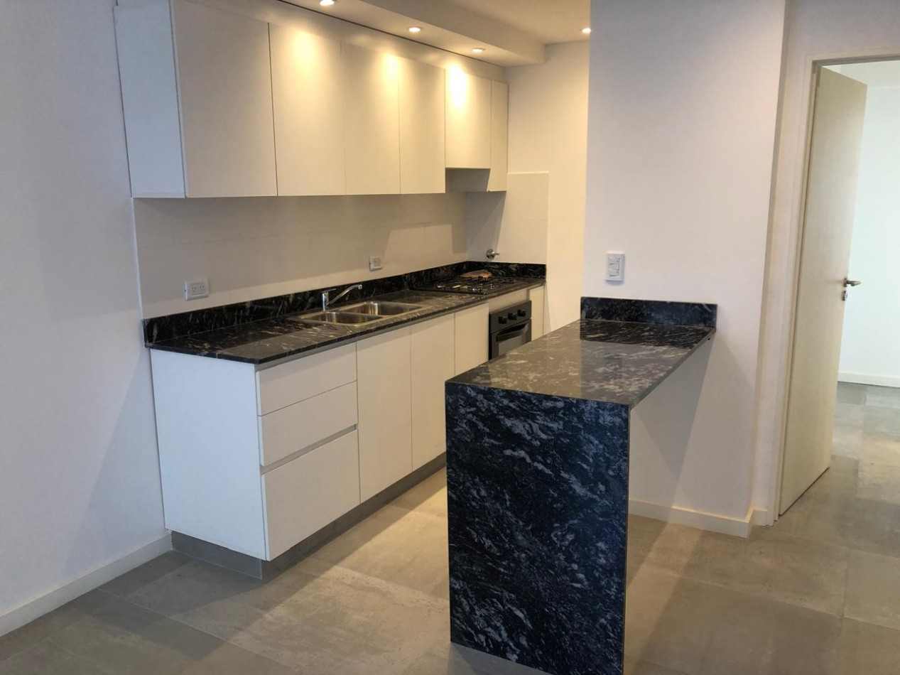 VENDIDO. VENTA. Departamento 3 Ambientes con Toilette Patio con Parrilla. Villa Urquiza