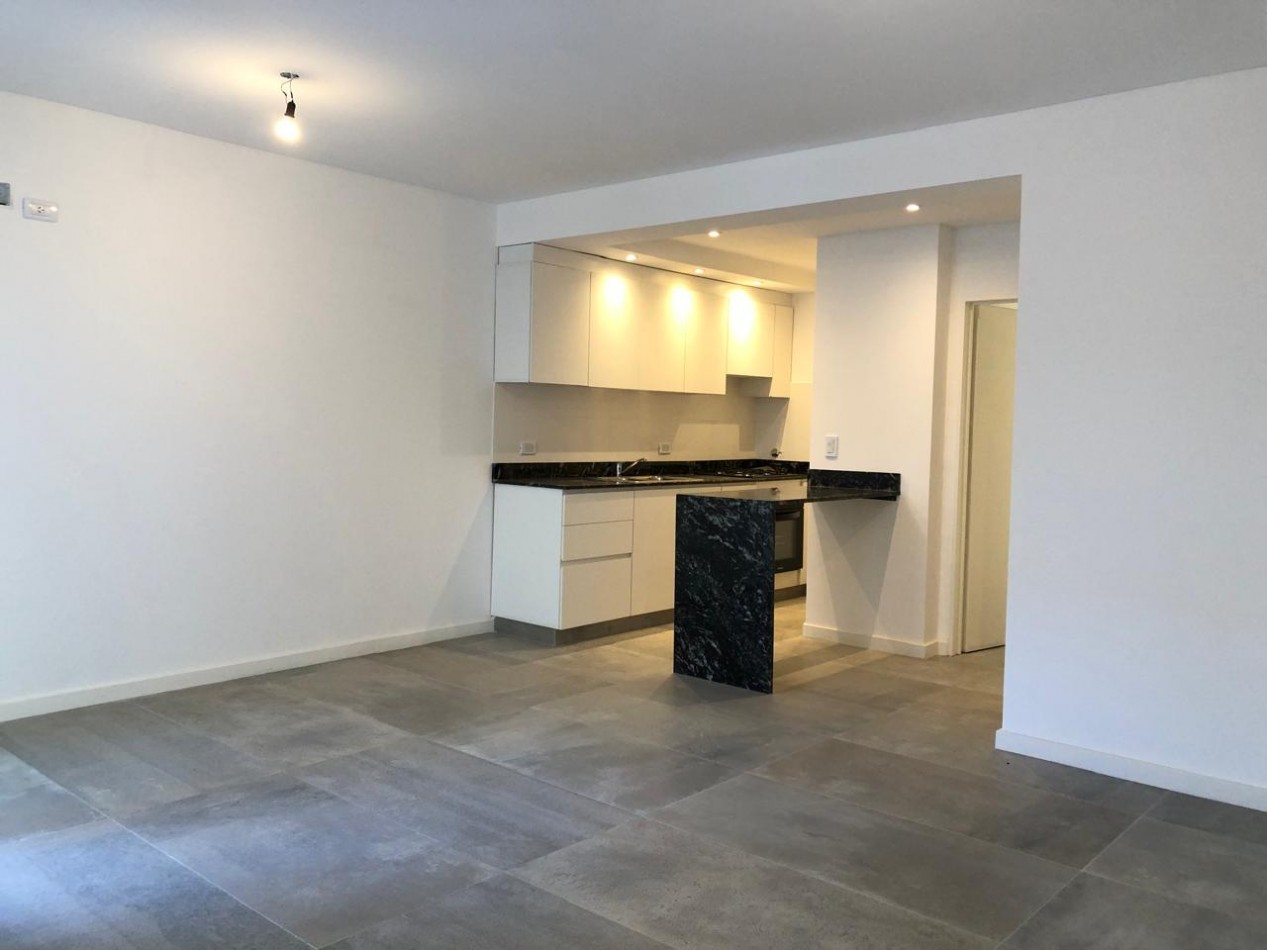 VENDIDO. VENTA. Departamento 3 Ambientes con Toilette Patio con Parrilla. Villa Urquiza