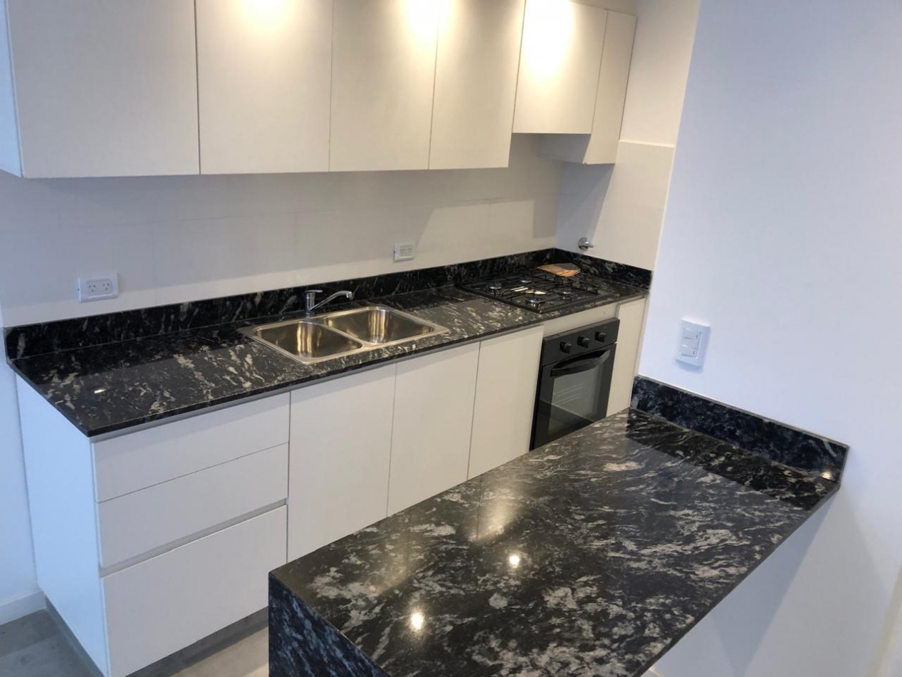 VENDIDO. VENTA. Departamento 3 Ambientes con Toilette Patio con Parrilla. Villa Urquiza