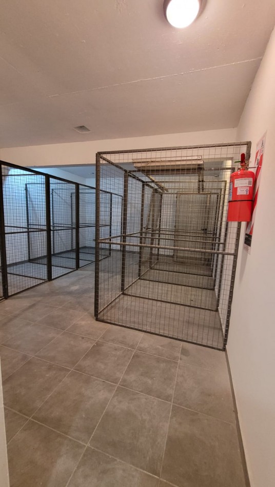 VENDIDO. VENTA. Departamento 3 Ambientes con Toilette Patio con Parrilla. Villa Urquiza