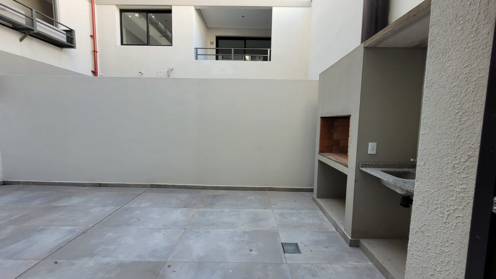 VENDIDO. VENTA. Departamento 3 Ambientes con Toilette Patio con Parrilla. Villa Urquiza