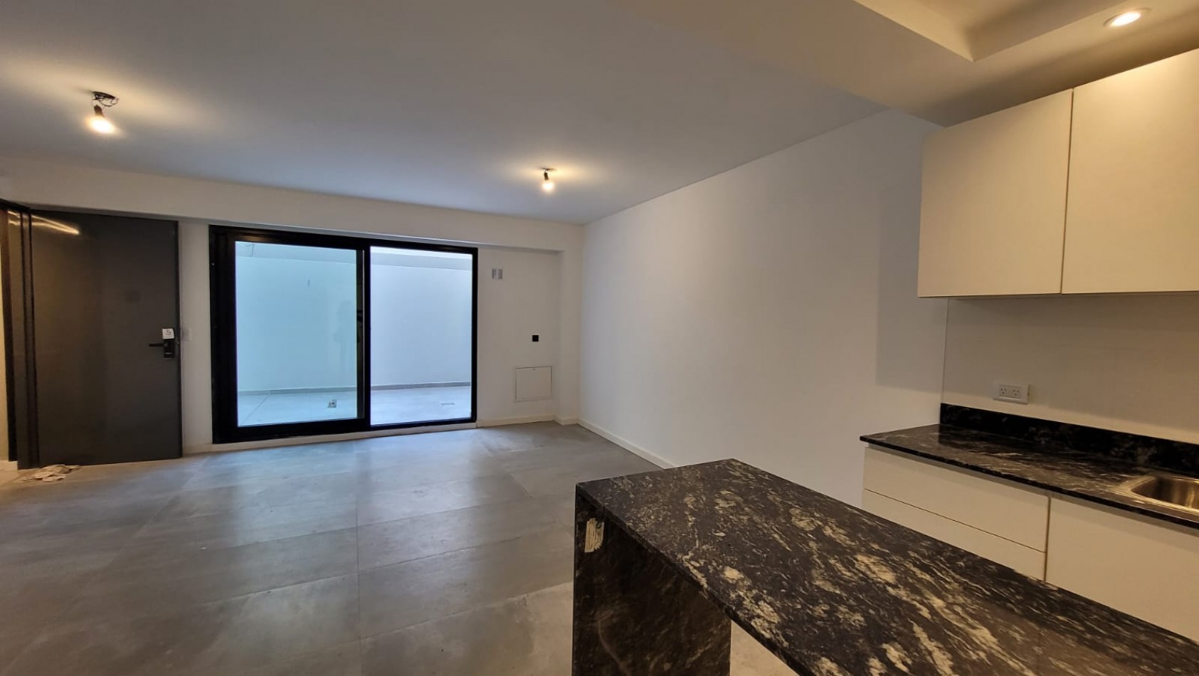 VENDIDO. VENTA. Departamento 3 Ambientes con Toilette Patio con Parrilla. Villa Urquiza