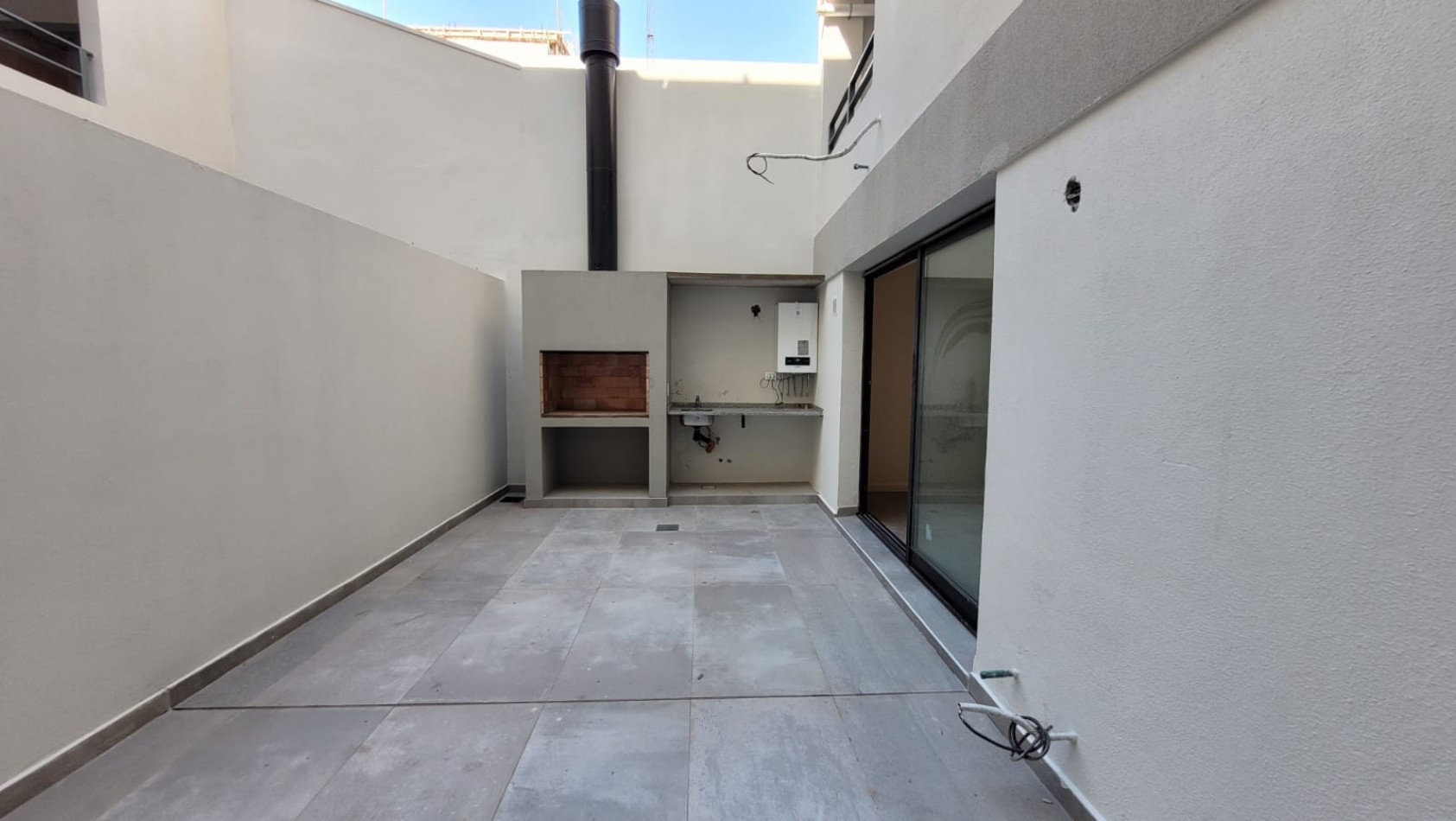 VENDIDO. VENTA. Departamento 3 Ambientes con Toilette Patio con Parrilla. Villa Urquiza