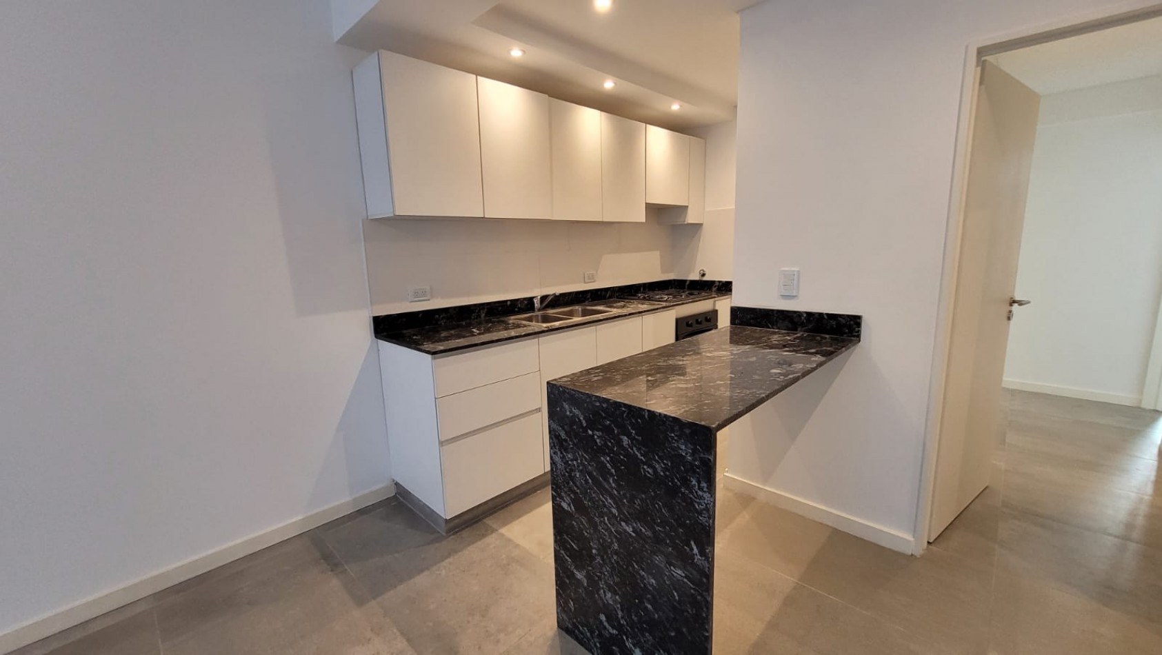 VENDIDO. VENTA. Departamento 3 Ambientes con Toilette Patio con Parrilla. Villa Urquiza