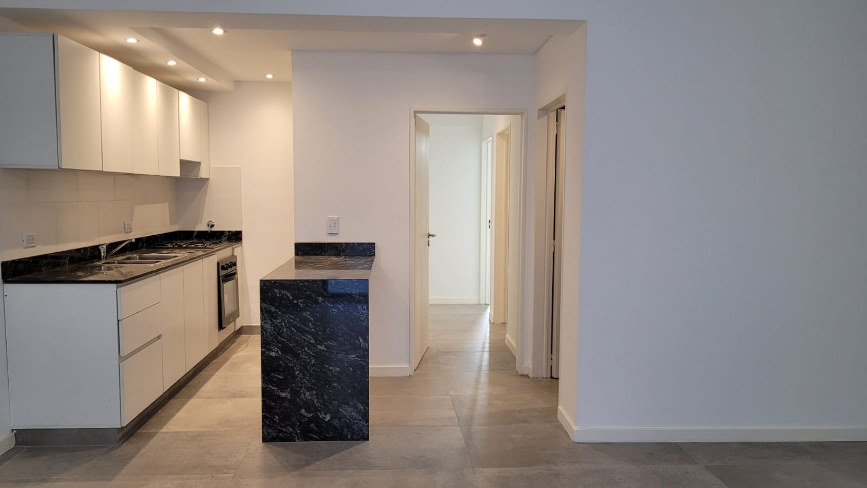 VENDIDO. VENTA. Departamento 3 Ambientes con Toilette Patio con Parrilla. Villa Urquiza