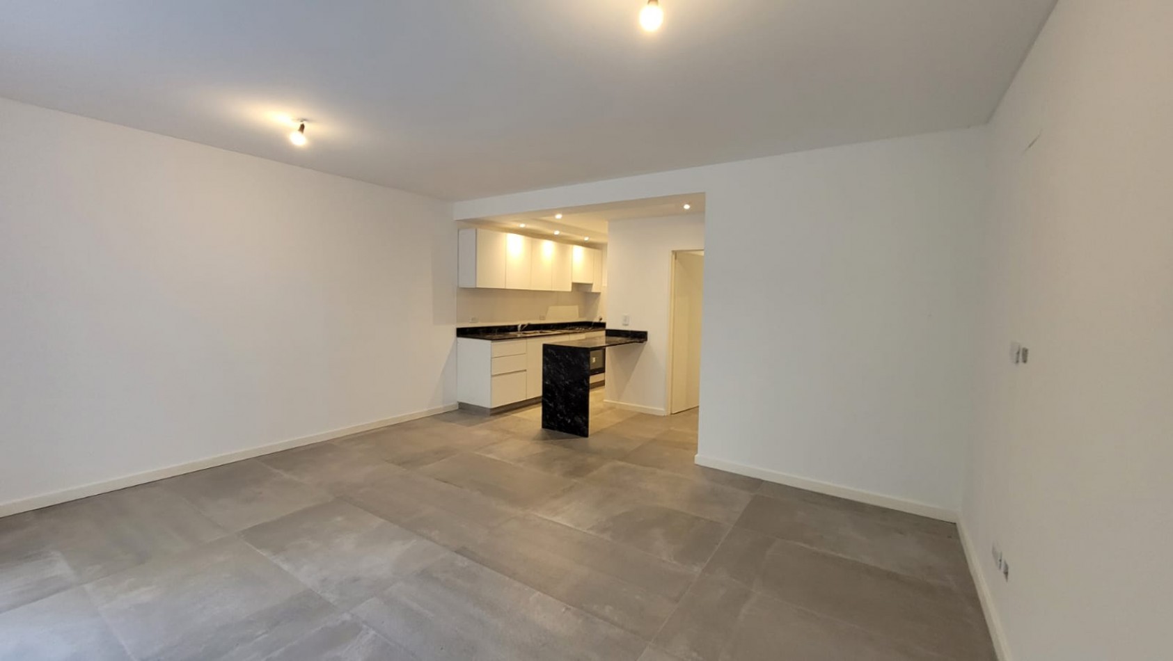 VENDIDO. VENTA. Departamento 3 Ambientes con Toilette Patio con Parrilla. Villa Urquiza