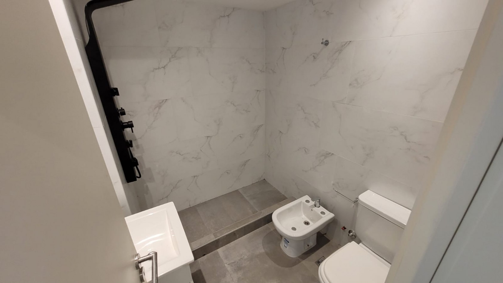 VENDIDO. VENTA. Departamento 3 Ambientes con Toilette Patio con Parrilla. Villa Urquiza