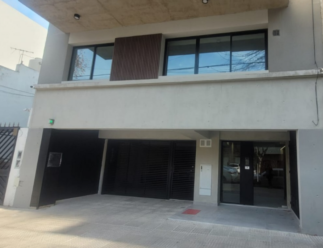 VENDIDO. VENTA. Departamento 3 Ambientes con Toilette Patio con Parrilla. Villa Urquiza