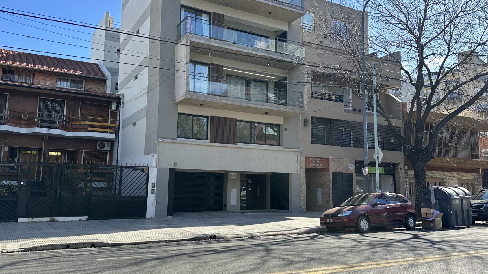 VENTA. Departamento 3 Ambientes a Estrenar con Toilette y Balcon Pequeño. VILLA URQUIZA