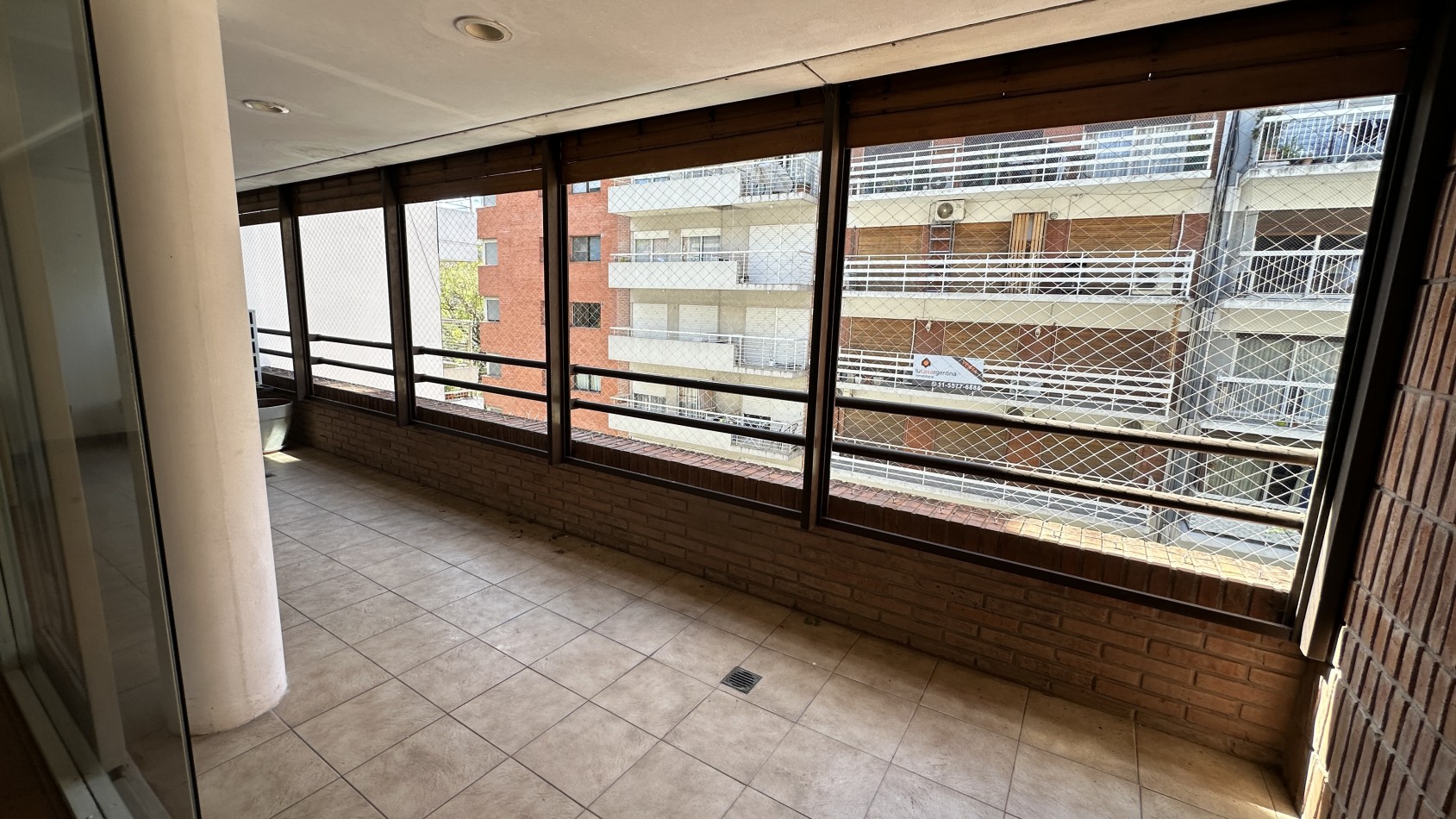 VENTA. Piso Unico 2 Dorm Y Dependencia de Servicio Cochera Fija Cubierta Baulera. BELGRANO