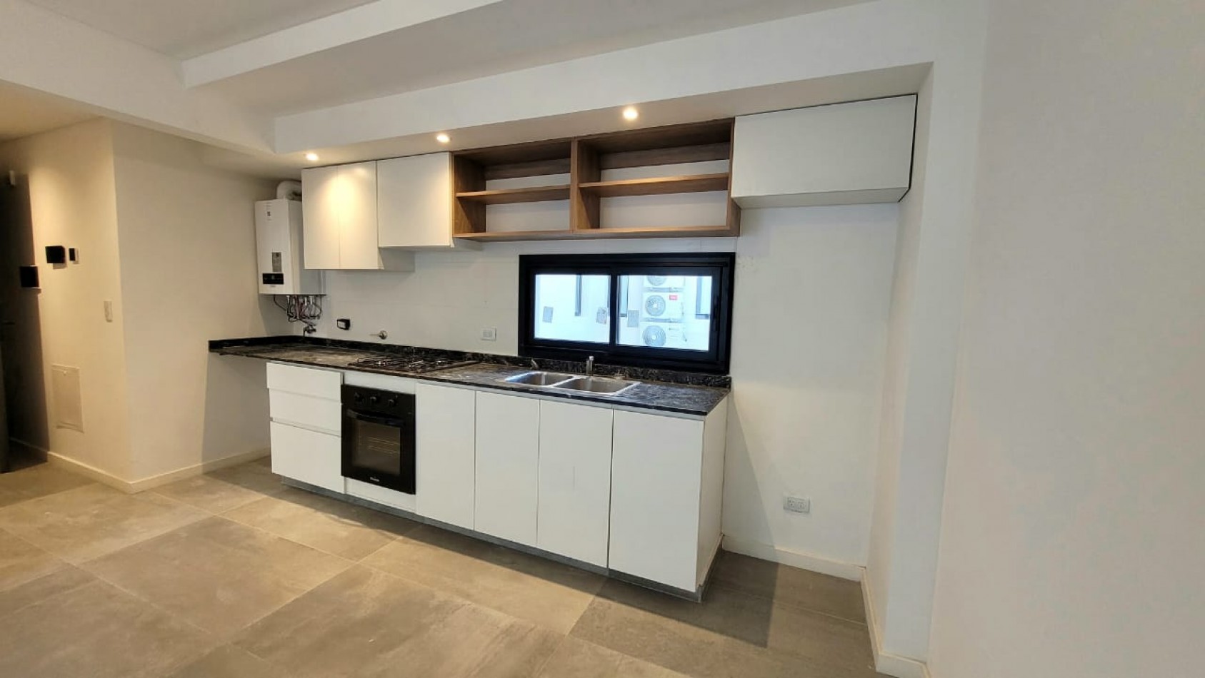 ALQUILADO. ALQUILER. Departamento de 2 Ambientes Al Contrafrente Balcon Aterrazado con Parrilla