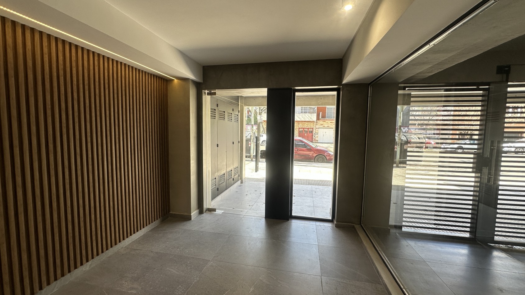 ALQUILADO. ALQUILER. Departamento de 2 Ambientes Al Contrafrente Balcon Aterrazado con Parrilla