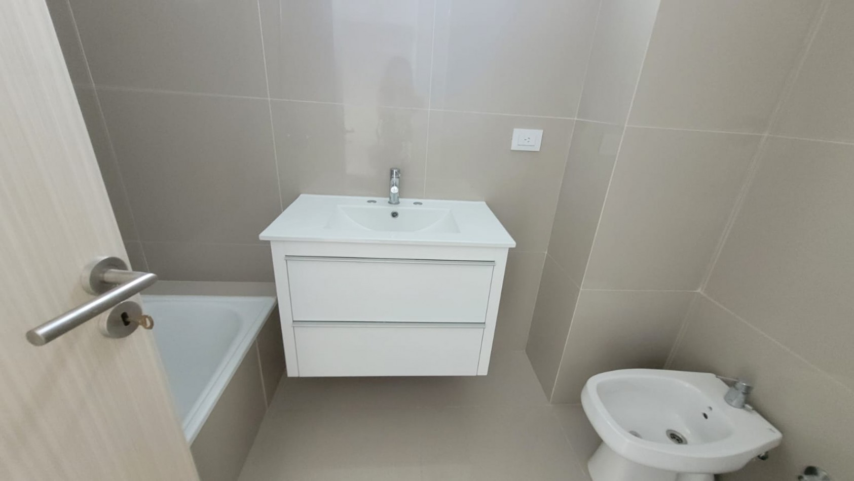 ALQUILER. Semipiso 2 Ambientes a Estrenar con Balcon. VILLA URQUIZA