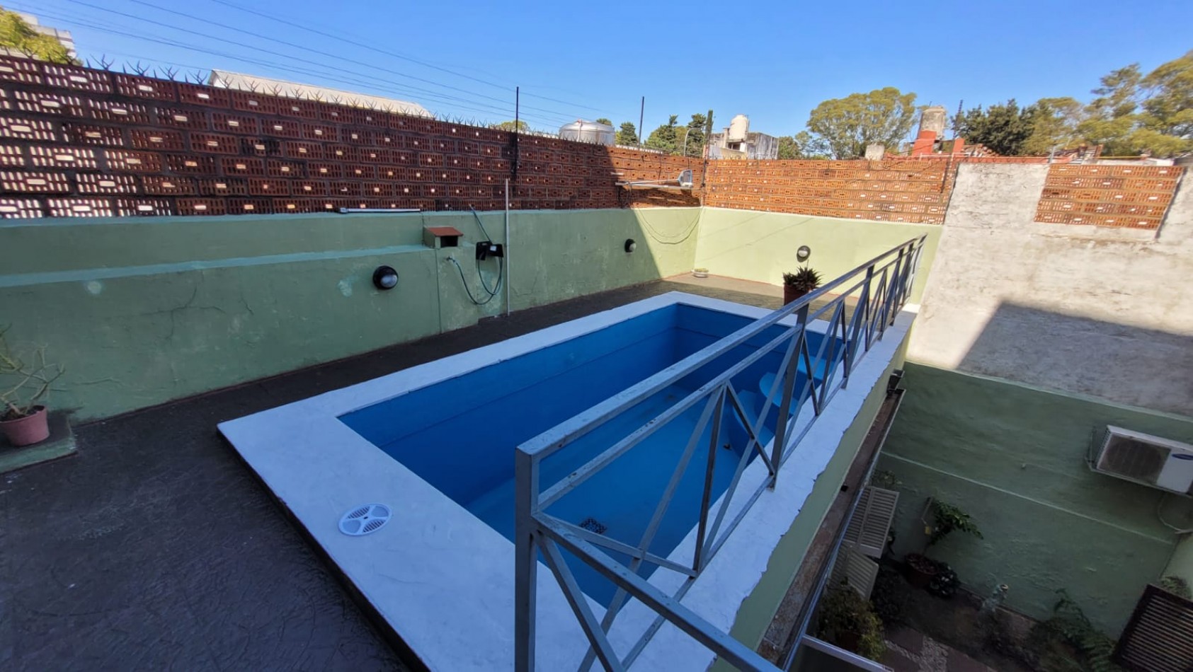 EN VENTA. PH 3 Ambientes tipo duplex.  Cochera, Patios, Terraza y Pileta. SAAVEDRA