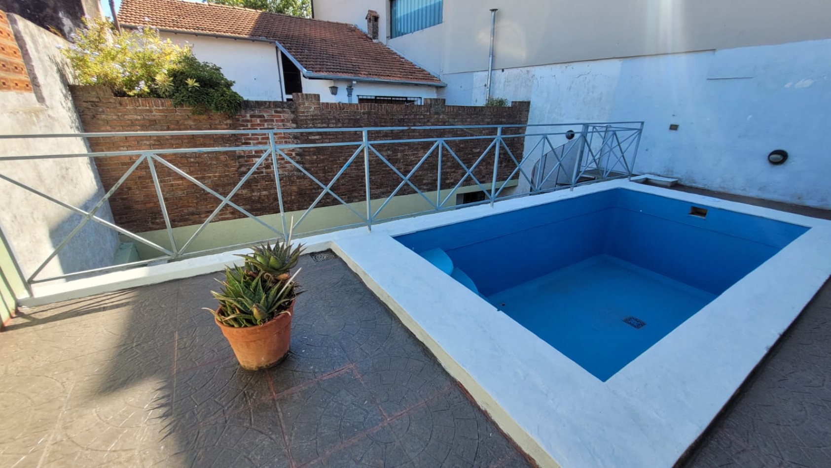 EN VENTA. PH 3 Ambientes tipo duplex.  Cochera, Patios, Terraza y Pileta. SAAVEDRA