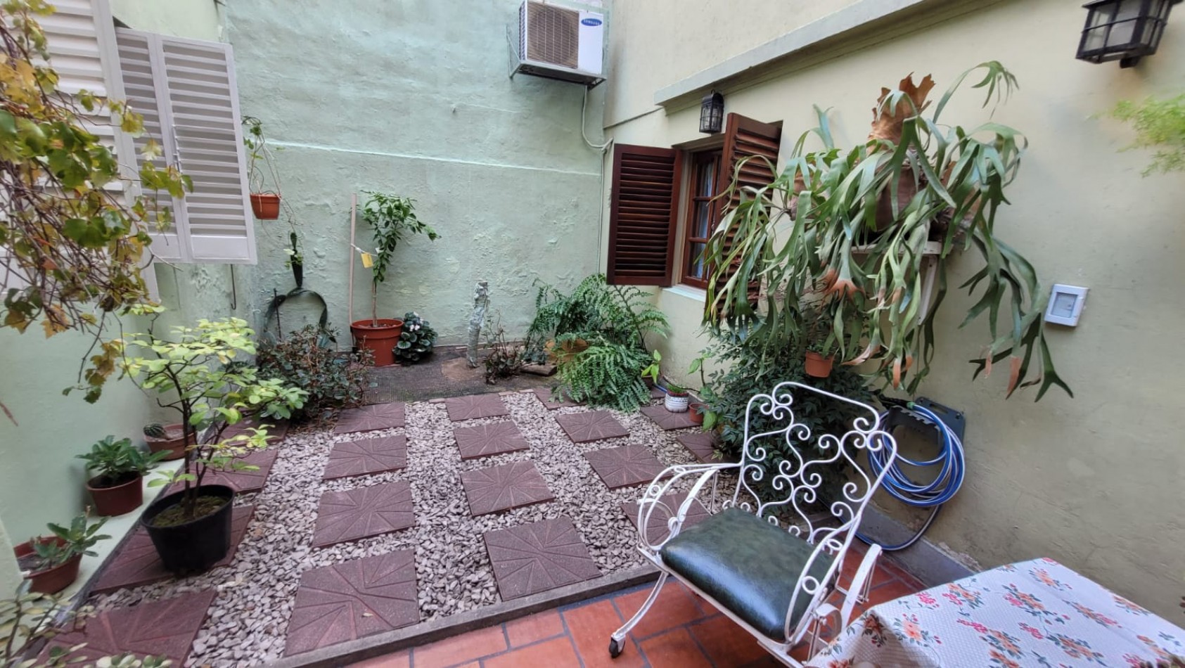 EN VENTA. PH 3 Ambientes tipo duplex.  Cochera, Patios, Terraza y Pileta. SAAVEDRA