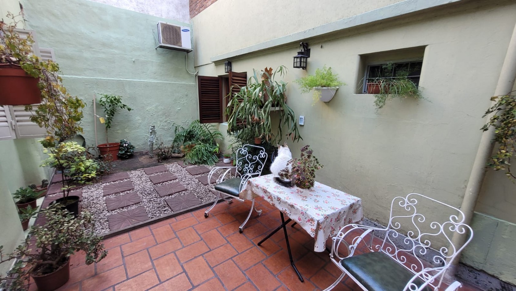 EN VENTA. PH 3 Ambientes tipo duplex.  Cochera, Patios, Terraza y Pileta. SAAVEDRA
