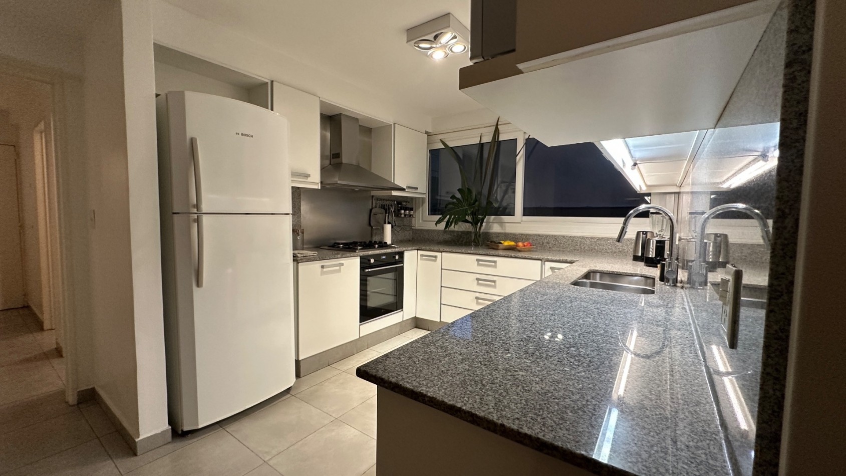 VENTA. Semipiso Torre 4 Amb con Dependencia 294 m² Doble Cochera Terraza Propia 100 m². PALERMO CHICO