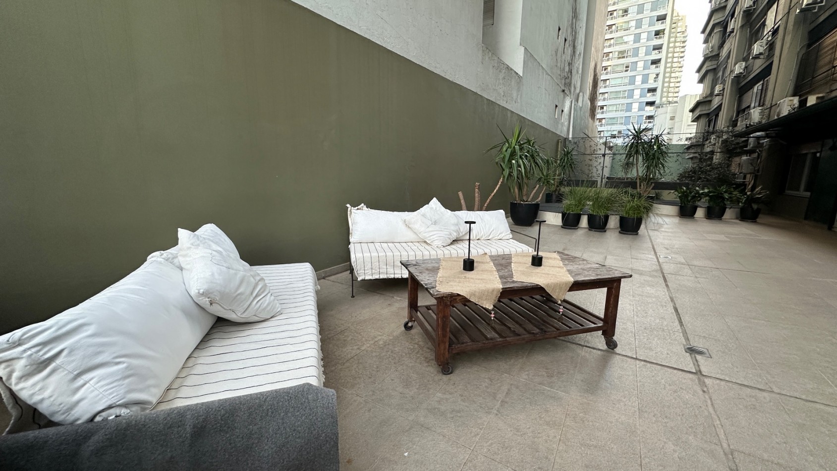 VENTA. Semipiso Torre 4 Amb con Dependencia 294 m² Doble Cochera Terraza Propia 100 m². PALERMO CHICO