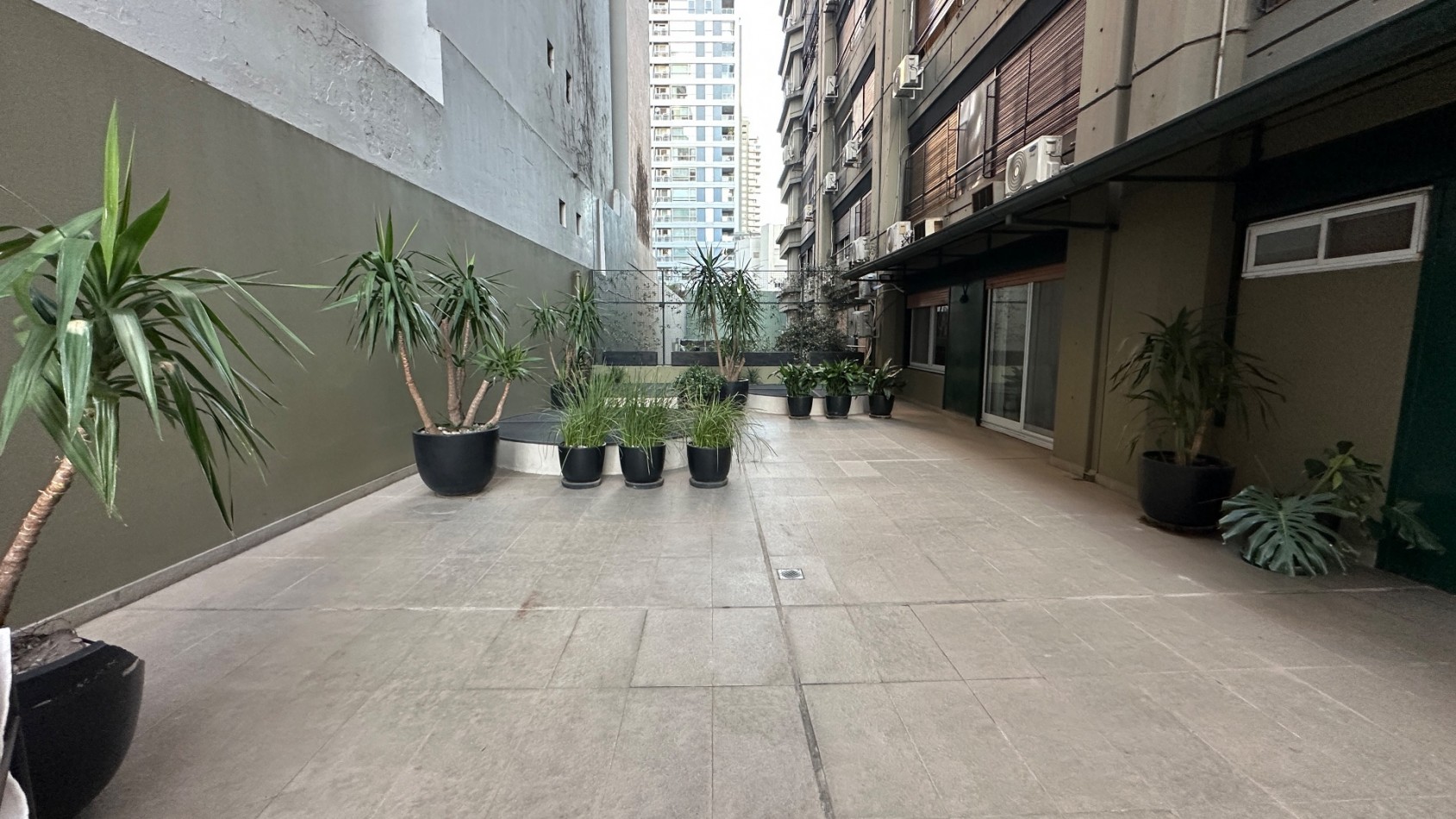 VENTA. Semipiso Torre 4 Amb con Dependencia 294 m² Doble Cochera Terraza Propia 100 m². PALERMO CHICO