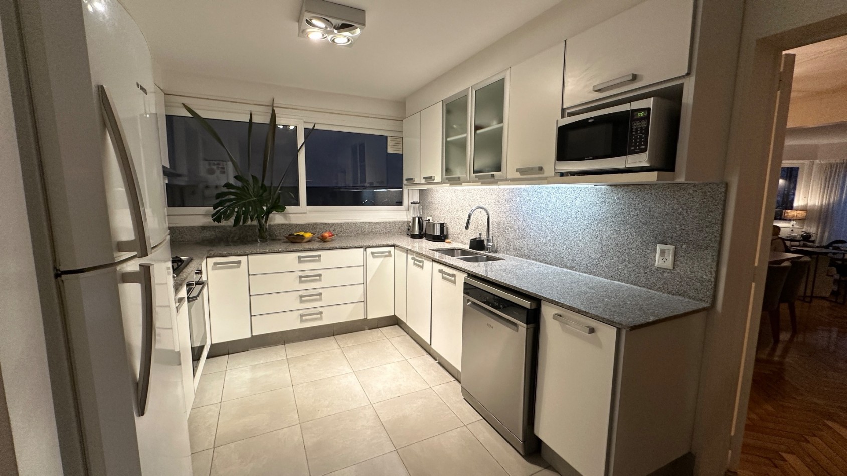 VENTA. Semipiso Torre 4 Amb con Dependencia 294 m² Doble Cochera Terraza Propia 100 m². PALERMO CHICO