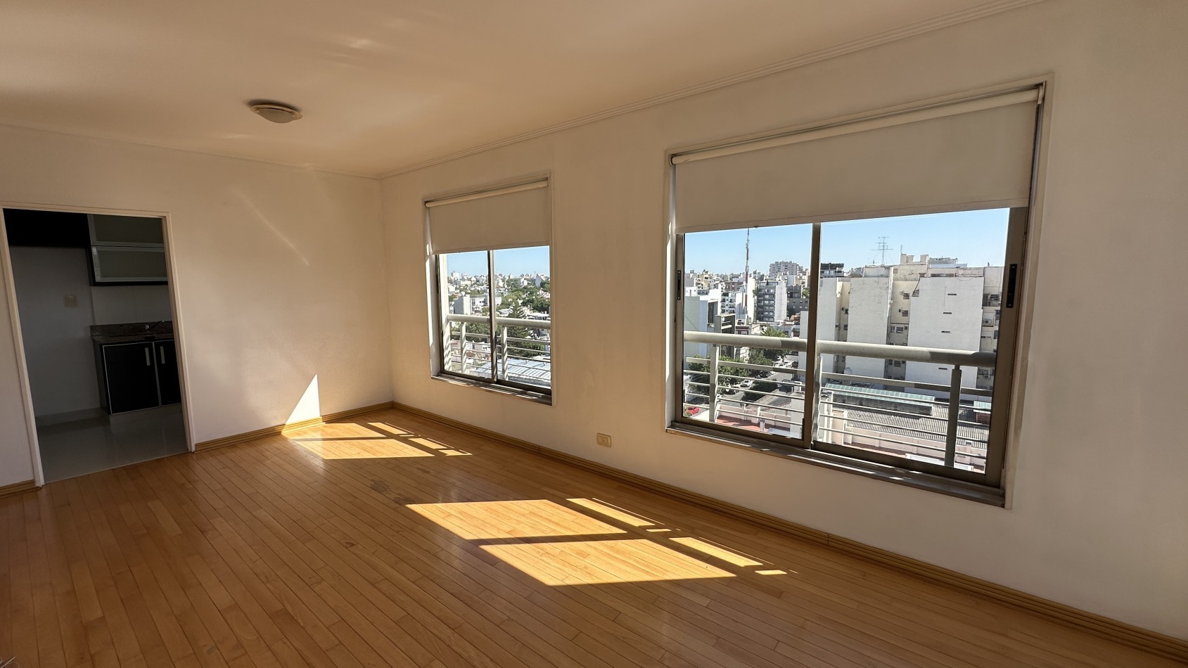 ALQUILER. Semipiso 2 Amb Toilette Cochera Fija Amenities. VILLA URQUIZA