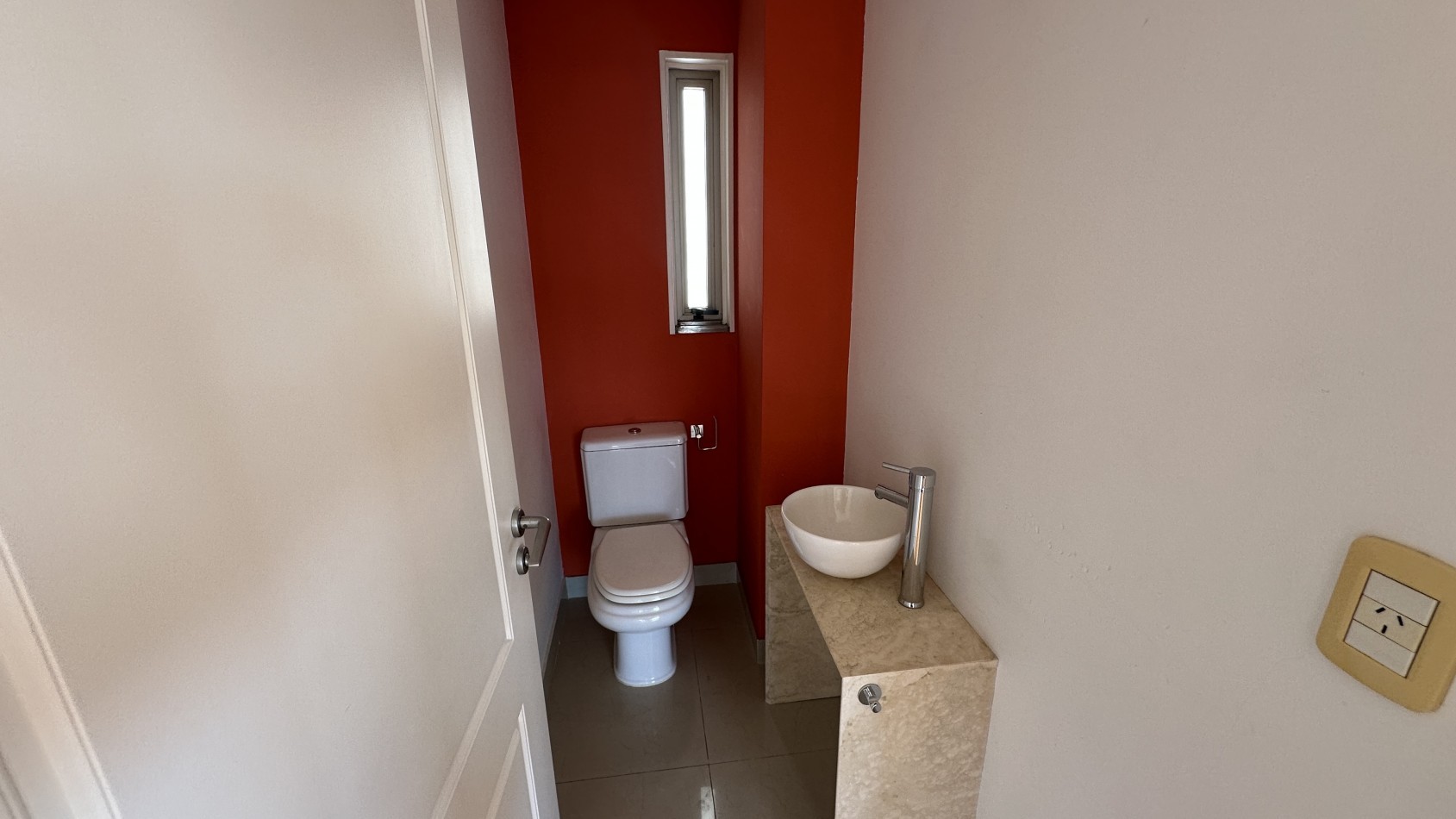 ALQUILER. Semipiso 2 Amb Toilette Cochera Fija Amenities. VILLA URQUIZA