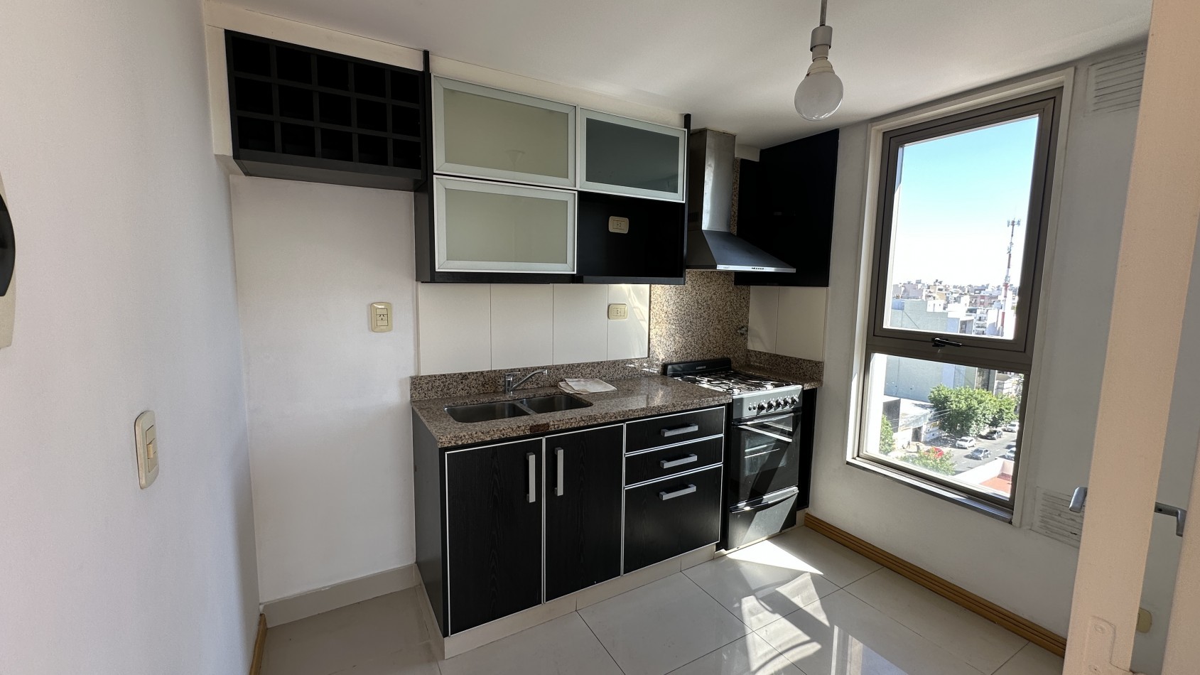 ALQUILER. Semipiso 2 Amb Toilette Cochera Fija Amenities. VILLA URQUIZA