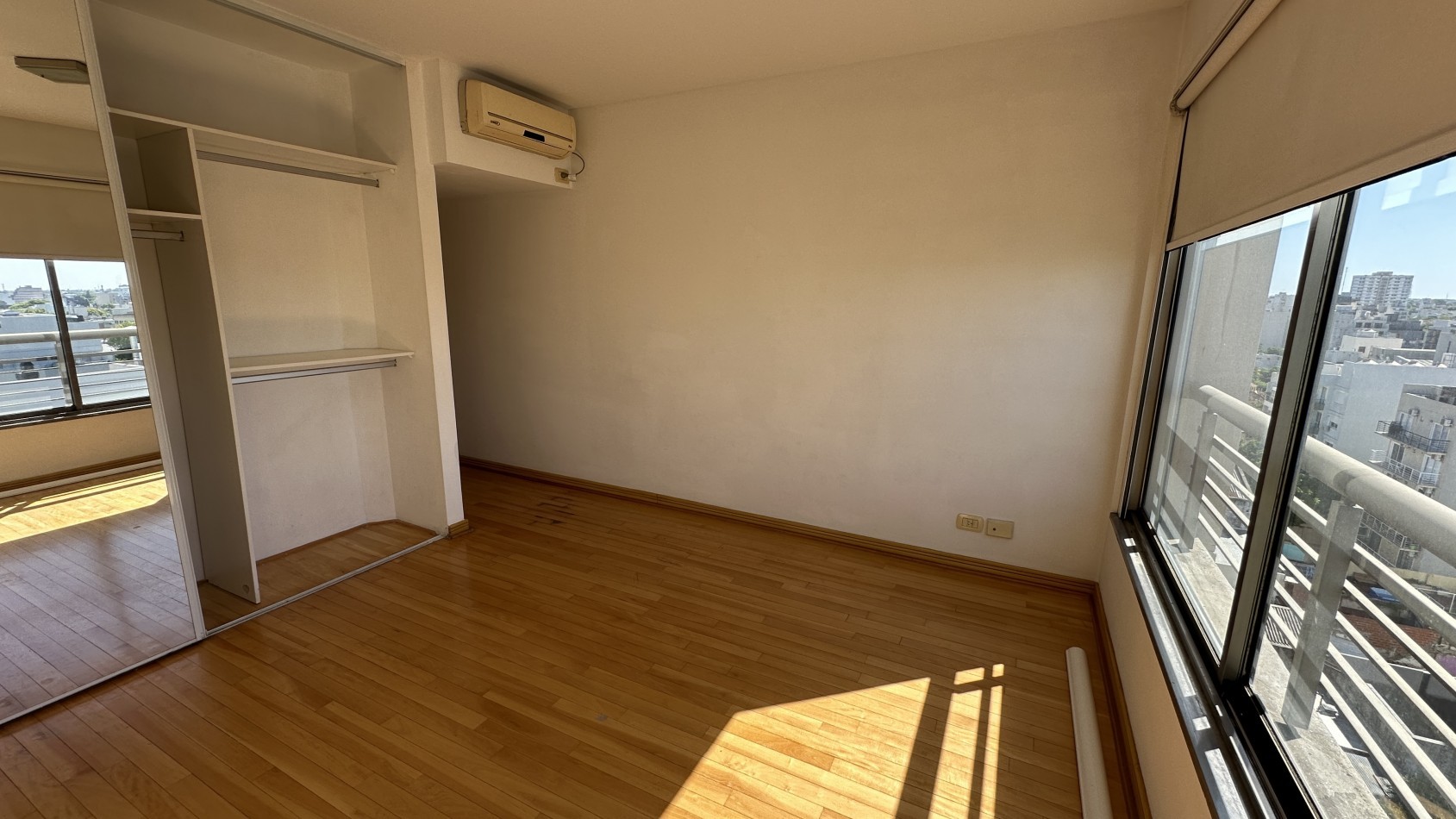ALQUILER. Semipiso 2 Amb Toilette Cochera Fija Amenities. VILLA URQUIZA